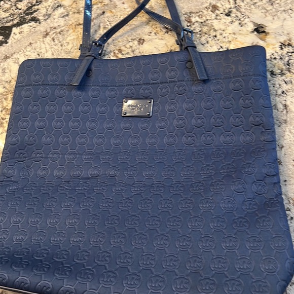 Bag - Picture 2 of 3